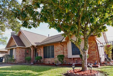 8330 Lettie St, Houston, TX 77075 - photo 2