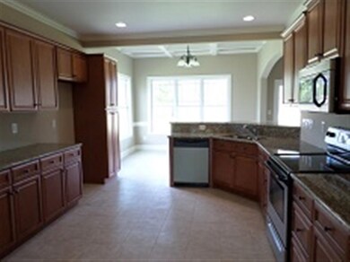 100 Walkabout Dr, Aberdeen, NC 28315 - photo 4