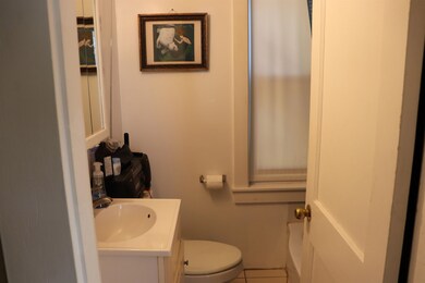 84 1/2 Lock St, Nashua, NH 03064 - photo 3