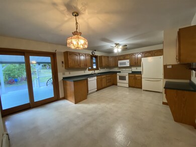 185 Irving Dr unit B, Weare, NH 03281 - photo 4