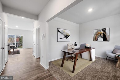 2836 Turning Leaf Ct, Lake of the Woods, VA 22508 - photo 2