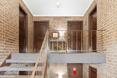 114 E Bailey Rd unit L, Naperville, IL 60565 - photo 2