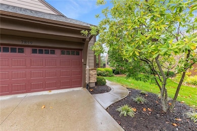 7859 W 158th St, Overland Park, KS 66223 - photo 3