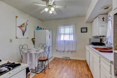 309 S Douglas St, Villa Grove, IL 61956 - photo 5