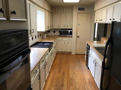 7610 Green Lawn Dr, Houston, TX 77088 - photo 7