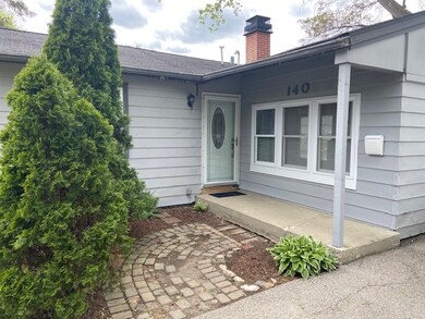 140 Pueblo Rd, Carpentersville, IL 60110 - photo 3