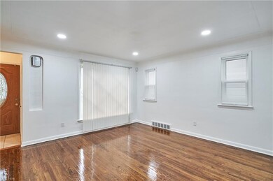 5333 Thomas St, Maple Heights, OH 44137 - photo 3