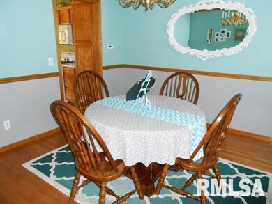 3213 Fieldcrest Dr, Davenport, IA 52806 - photo 5