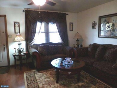 434 Fairview St, Reading, PA 19605 - photo 4