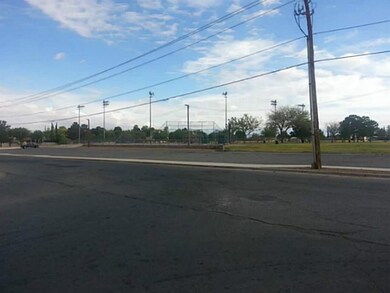 10636 Springwood Dr unit A, El Paso, TX 79935 - photo 6