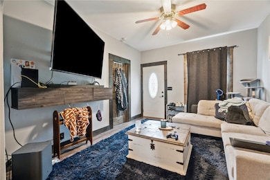 523 6th Ave SW, Cedar Rapids, IA 52404 - photo 3