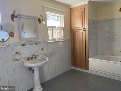 712 Grove St unit 2ND FLOOR, Haddonfield, NJ 08033 - photo 4