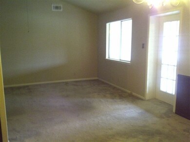 515 Elizabeth St, Troy, TX 76579 - photo 3