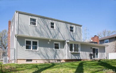 07. Rear, View 3