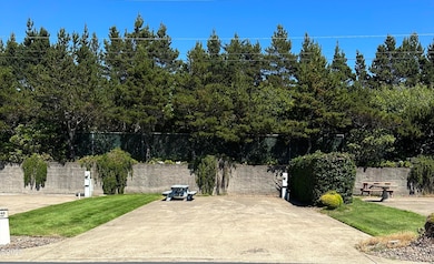 248 N Coast Hwy, Newport, OR 97365 - photo 2