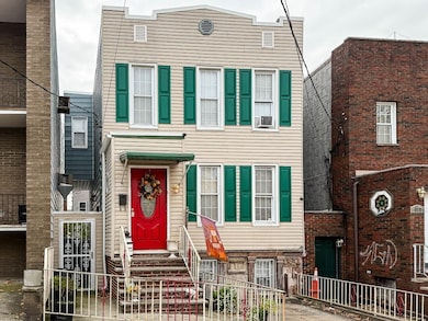 125 Poplar St, Jersey City, NJ 07307 - photo 2