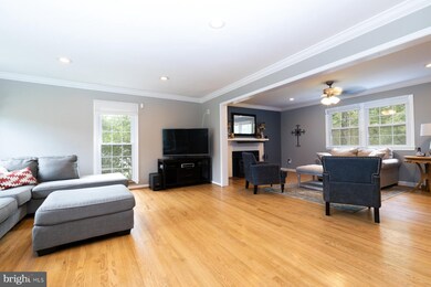 4922 Gadsen Dr, Fairfax, VA 22032 - photo 6