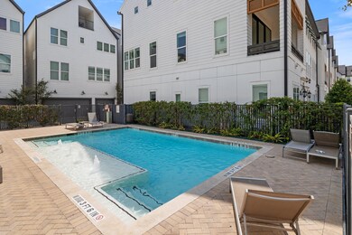 3306 W 12th St, Houston, TX 77008 - photo 2