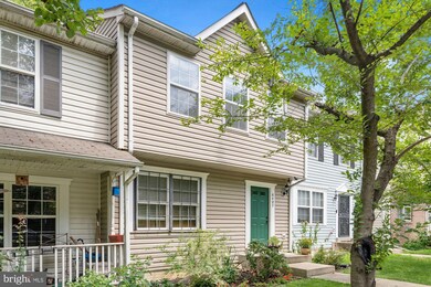 6802 Amber Hill Ct, District Heights, MD 20747 - photo 4