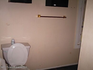 709 Maple Ave, Honesdale, PA 18431 - photo 7