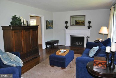 1038 Dalebrook Dr, Alexandria, VA 22308 - photo 3