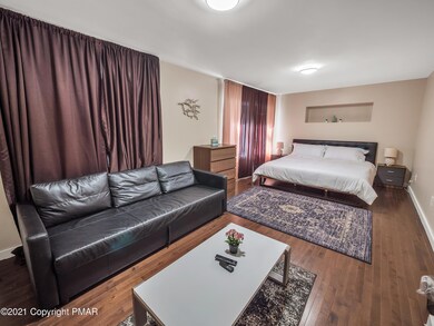 1531 Starry Ln, Effort, PA 18330 - photo 3