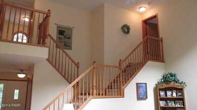 325 Surrey Dr, Lords Valley, PA 18428 - photo 4