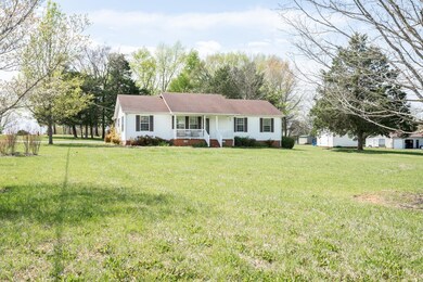 201 Cessna Ln, Shelbyville, TN 37160 - photo 7