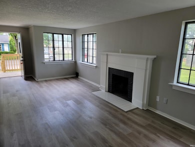 4615 S Calhoun St, Fort Wayne, IN 46807 - photo 5