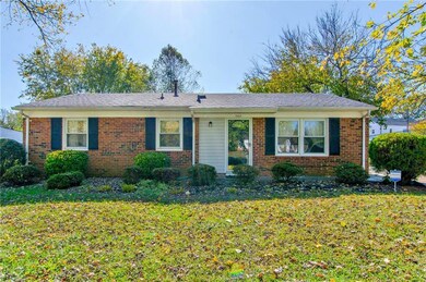 1604 Gavin Dr, High Point, NC 27260 - photo 2