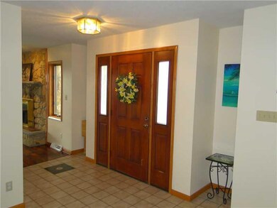 Entry/Foyer.