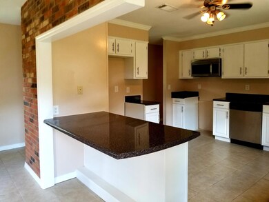 10109 Red Oak Ln, Moss Point, MS 39562 - photo 4