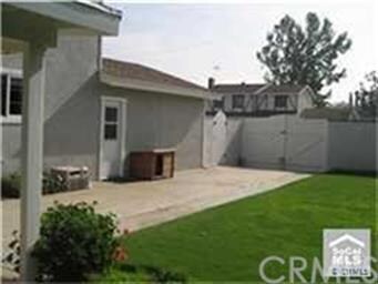 Double gated entry to rear yard, lot is flat & ver