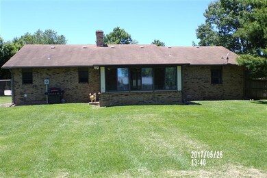 1904 S Hedgewood Dr, Bolivar, MO 65613 - photo 3