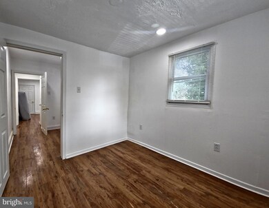 807 W 7th St, Chester, PA 19013 - photo 4
