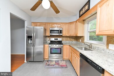 3038 Southern Elm Ct, Fairfax, VA 22031 - photo 5