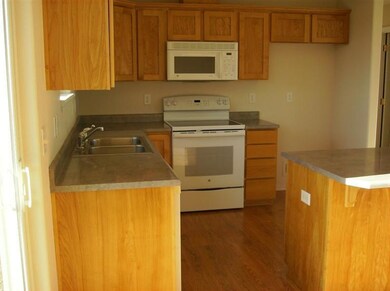 8405 Kyra Ln, White City, OR 97503 - photo 4