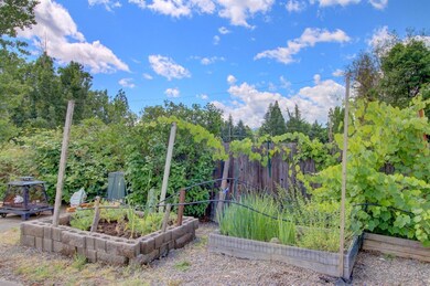 1527 Valley View Dr, Medford, OR 97504 - photo 3