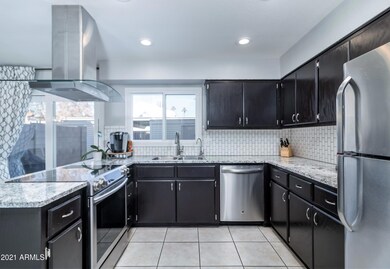 07_Large Kitchen_413 E Redmon Drive.jpg