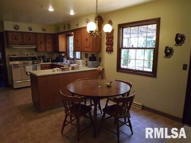 12 Oakbrook Place, Bettendorf, IA 52722 - photo 6