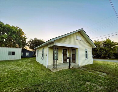 409 N Kaufman St, Ennis, TX 75119 - photo 2