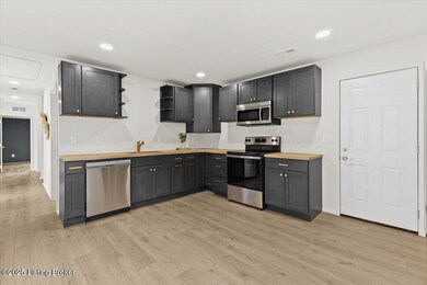 07-215 E Southern Heights Ave-7