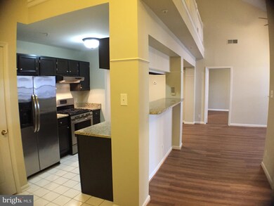 46582 Drysdale Terrace unit 302, Sterling, VA 20165 - photo 4