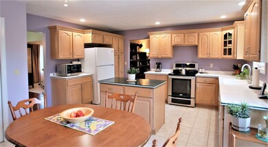 Eat-in Kitchen