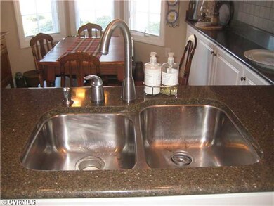 Kitchen - Zodiac Countertops! Eat-in with Bay Wind