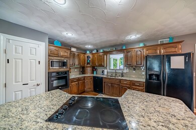 466 Highland Springs Dr, Mount Washington, KY 40047 - photo 4