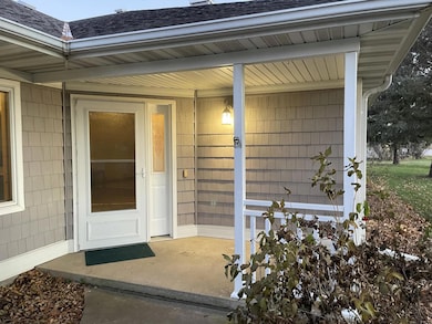 100 Idle Hour Ct, Wabasha, MN 55981 - photo 2