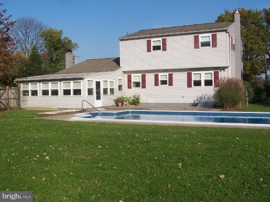 2810 Upper Ridge Rd, Pennsburg, PA 18073 - photo 2