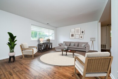 Lakeshore-106v.jpg