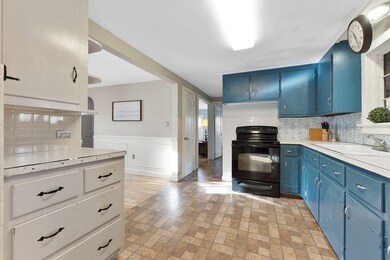 37 Hyde St, Danvers, MA 01923 - photo 7